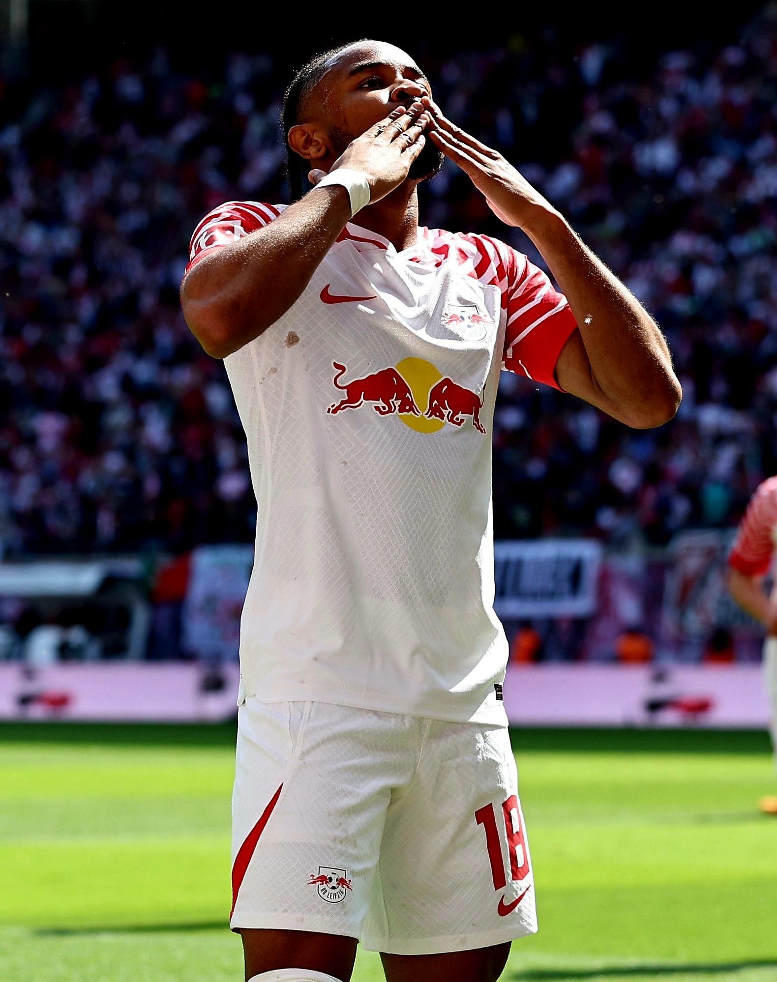 塞内加尔力克比利时，恩昆库爆发神勇