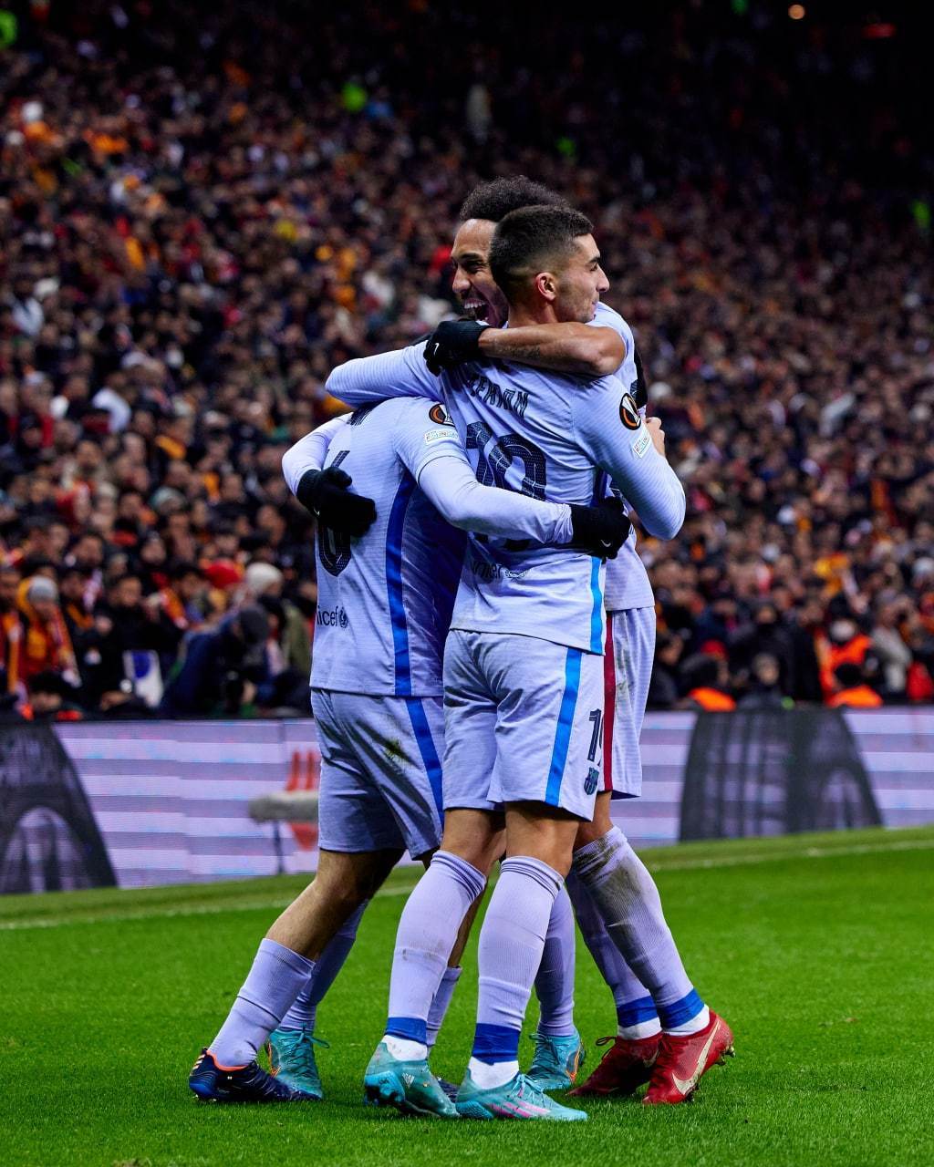 瑞典碾压巴萨，马尔基尼奥斯绝境逆转