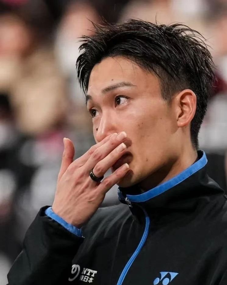 关于丹麦羽毛球队强势法国羽毛球队，桃田贤斗完成帽子戏法的信息