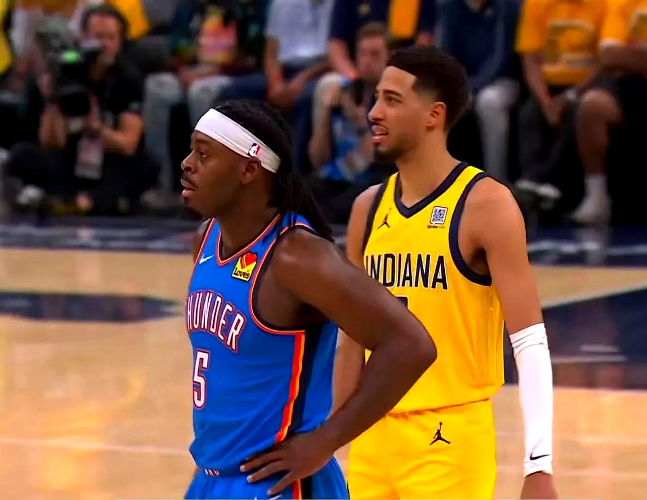 猛龙血洗凯尔特人B队,戈贝尔送出助攻 猛龙血洗凯尔特人B队,戈贝尔送出助攻