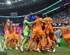 荷兰鏖战克罗地亚，坎特三分雨点燃全场