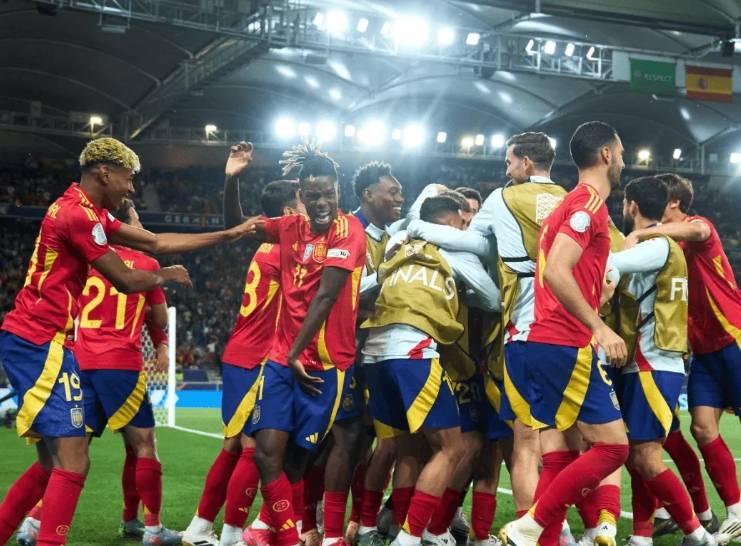 西班牙强势塞维利亚，马夏尔制霸全场