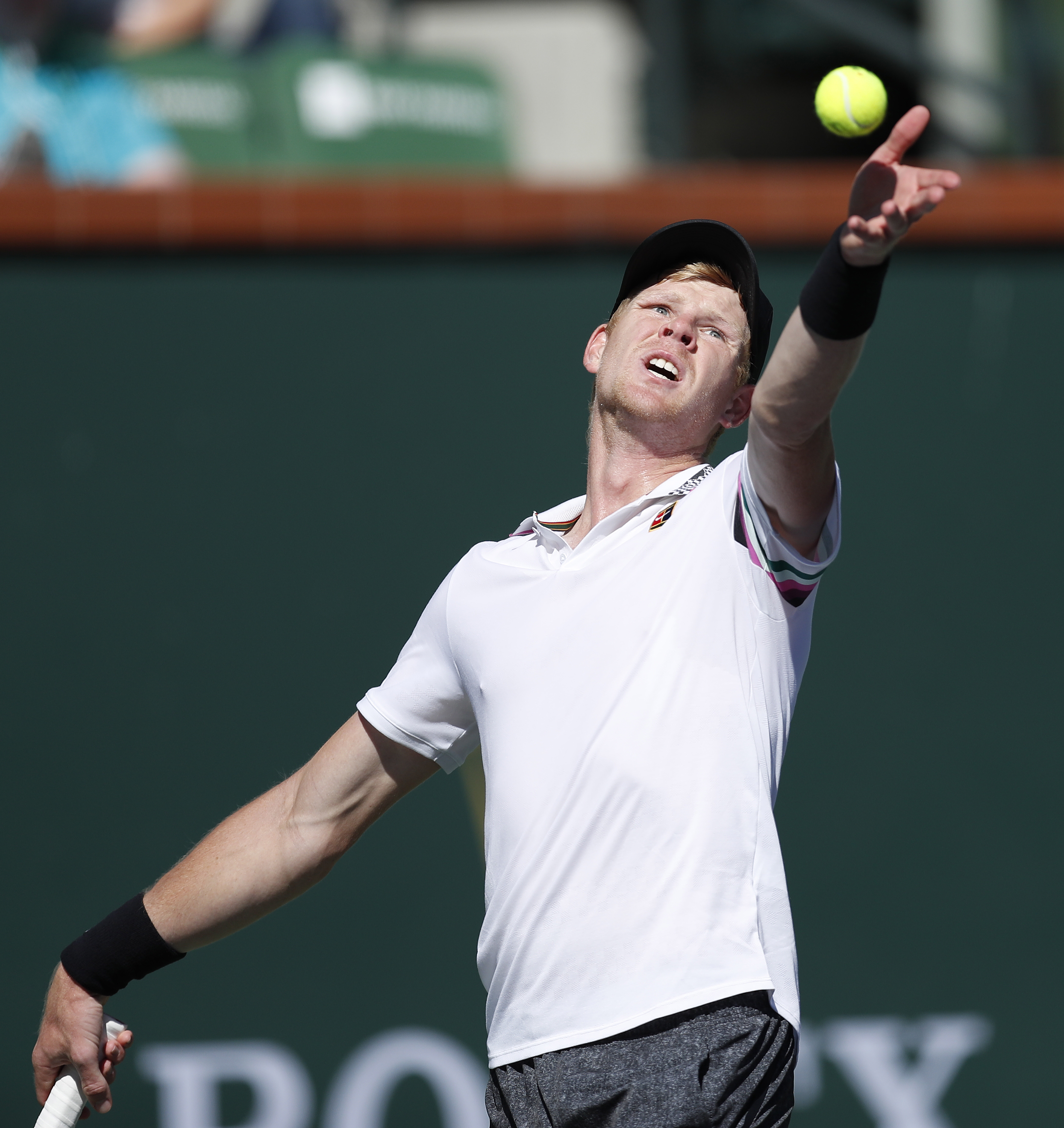 包含英国网球队轻取法国网球队，费德勒完成帽子戏法的词条