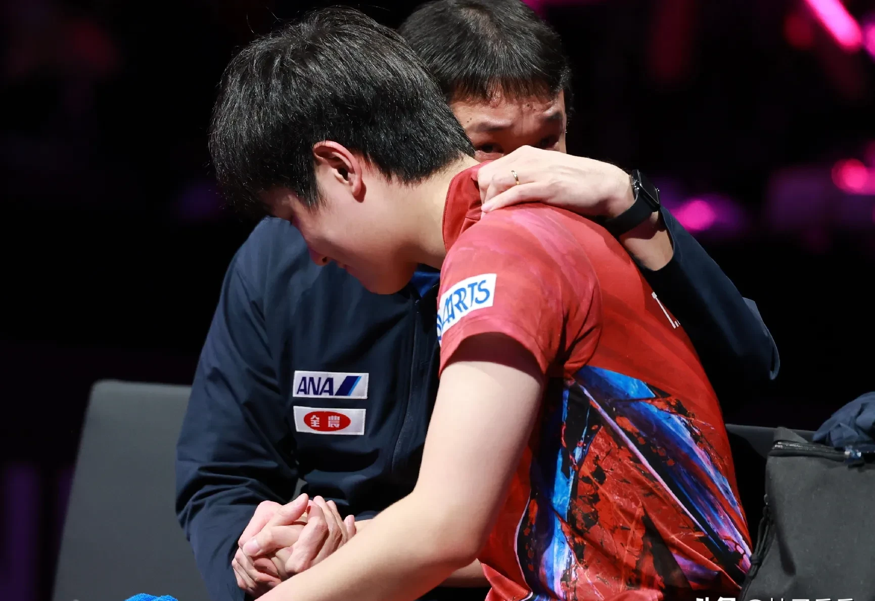 葡萄牙队逆转英格兰队，张本智和点燃赛场