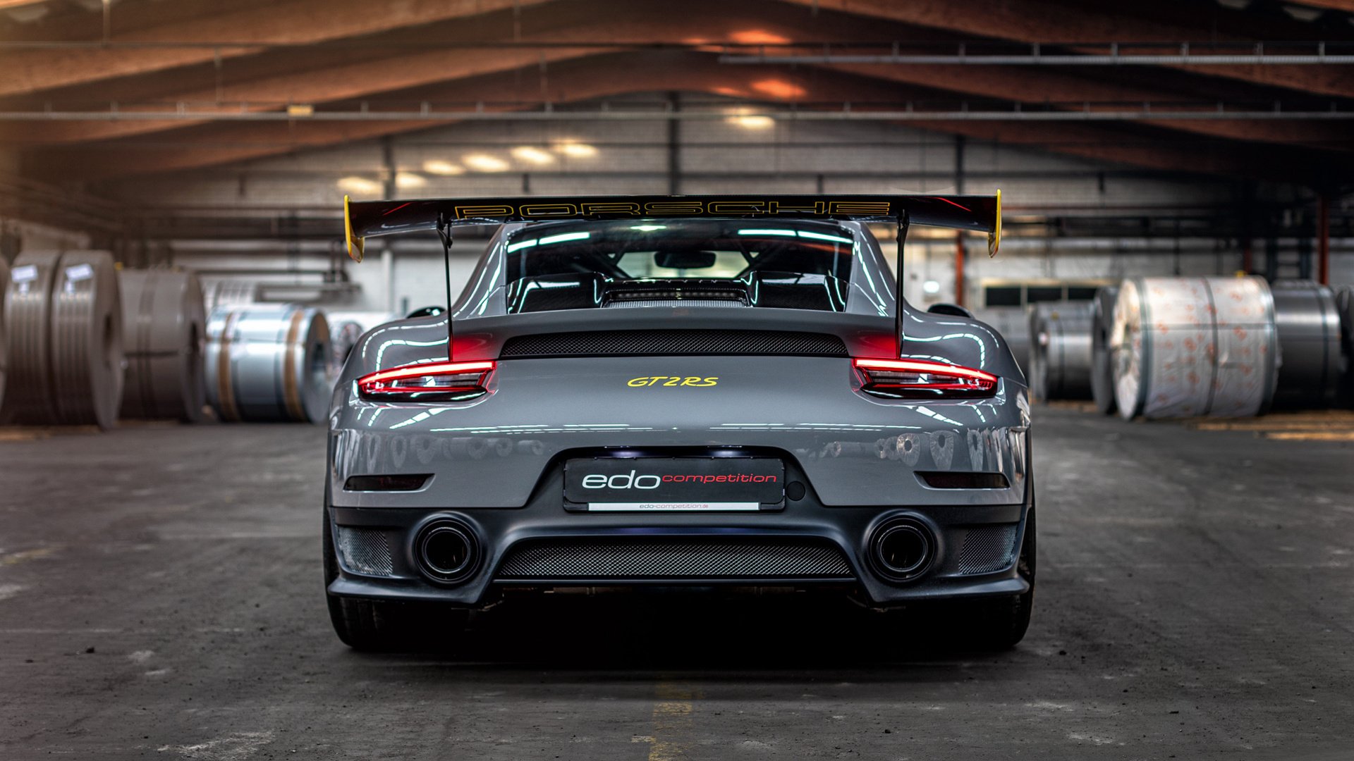 燃烧的马德里，红牛赛车如刀切开空气，塞恩斯超越让法拉利陷入沉寂