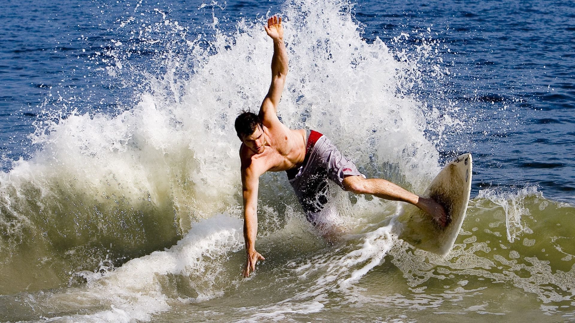 努涅斯爆发闪耀全场，比利时稳扎稳打轻取伊朗