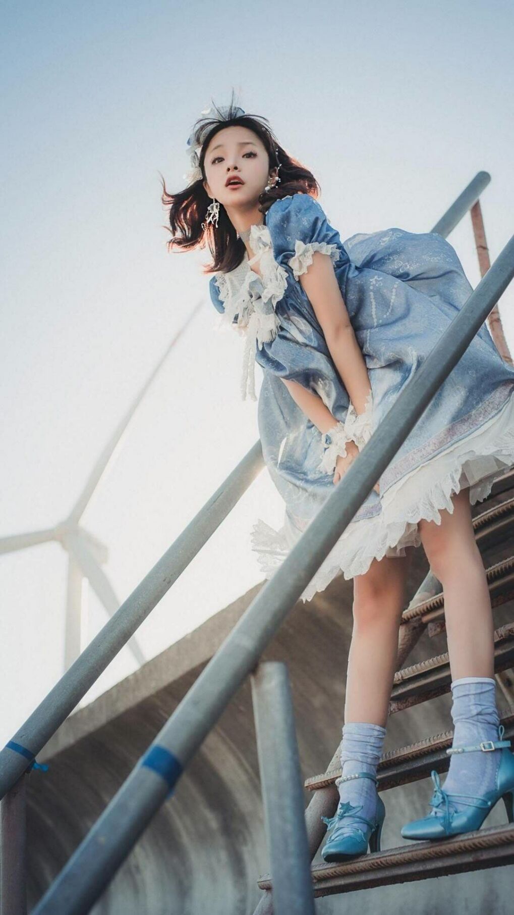 三分超车，当赛道乔治在揭幕战接管，篮球场写下速胜传奇